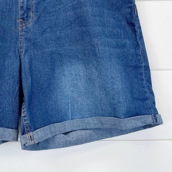 NEW Simply Emma Plus Size Denim Shorts Cuffed American Blue Wash Stretchy - Picture 3 of 9